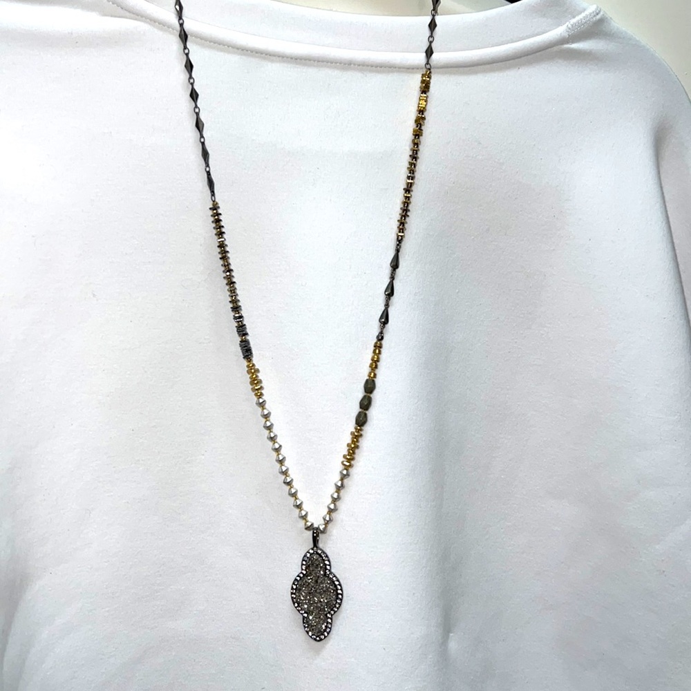 Stella and Dot Relic Zoe pendant necklace